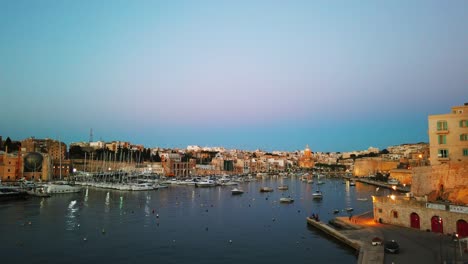 Video-Aus-Malta,-Gebiet-Kalkara,-Stadtbild-Bei-Sonnenuntergang