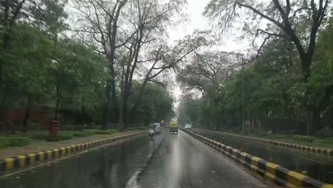 Una-Vista-De-Las-Carreteras-En-Delhi-Durante-Las-Fuertes-Lluvias