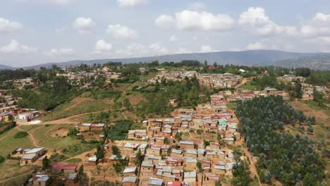 Luftaufnahme-Von-Häusern-In-Der-Nachbarschaft-Außerhalb-Von-Kigali,-Ruanda