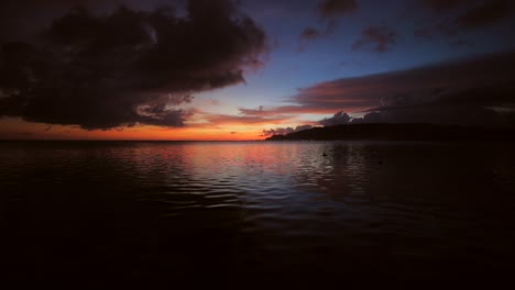 Sonnenuntergang-In-Kuta,-Lombok.-Handaufnahme