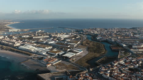 Clear-aerial-view-of-Peniche's-peninsula-isthmus-featuring-both-north-and-south-sides-of-town