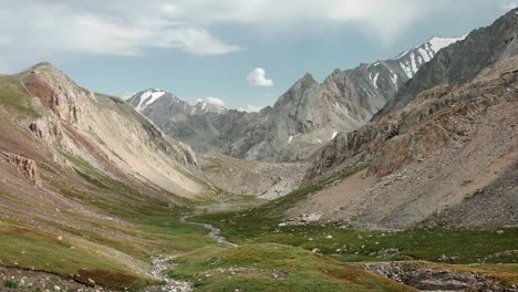 Beautiful-Valley-nature-in-Kyrgyzstan-Mountains