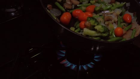 Making-dinner-with-vegetables