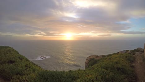 Wunderschöner-Zeitraffer-Am-Cabo-Da-Roca-Bei-Sonnenuntergang