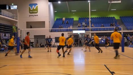 Tiro-De-Jugadores-De-Voleibol-De-Más-De-Años-Reunidos-En-El-Juego-Maestro-Mundial-En-El-Estadio-De-Confianza-De-Waitakere
