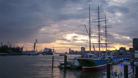 Zeitraffer-Hafen-Hamburg