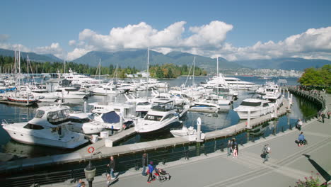 Vancouver-Marina-Coal-Harbour-Timelapse-near-Coal-Harbour-Community-Centre