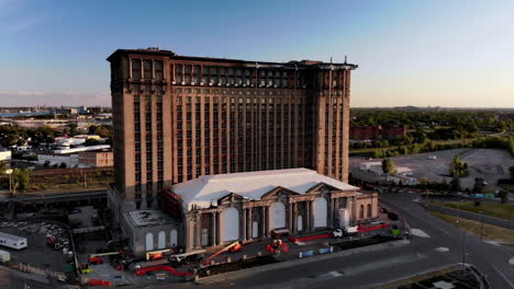 Drone-sweeping-footage-of-Michigan-Central-Station-in-Detroit-at-sunset