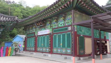 Beautiful-buddhistic-Wongaksa-Temple-in-Ulsan-South-Korea