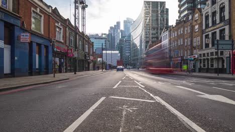 Timelapse-of-traffic-on-shoreditch-highstreet-from-middle-of-the-road-day
