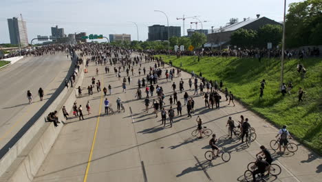 Peaceful-Black-Lives-Matter-protesters-march-on-35W-freeway-in-Minneapolis