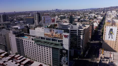 Breite-Absteigende-Luftaufnahme-Des-Hollywood-Blvd
