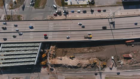 Aerial-of-cars-on-610-South-freeway-in-Houston,-Texas