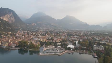 Lago-De-Garda-Italia