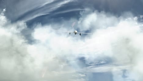 Militärdrohne-Nähert-Sich-Durch-Die-Wolken