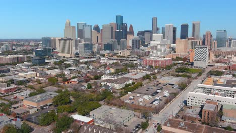4K-Luftaufnahme-Der-Innenstadt-Von-Houston-Und-Der-Umliegenden-Viertel