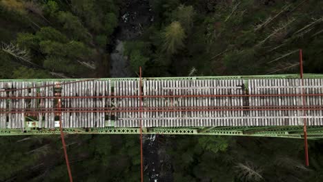 Luftaufnahme-Von-Oben-Nach-Unten,-Hohe-Stahlbrücke-In-Washington,-USA,-4K-60fps,-Großes-Bauwerk-Und-Denkmal-In-Einem-Nationalpark