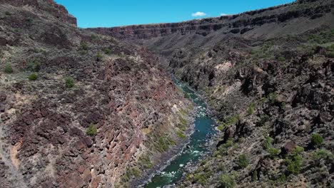 Aerial-view-of-the-Rio-Grande-River-Gorge-in-Taos,-New-Mexico