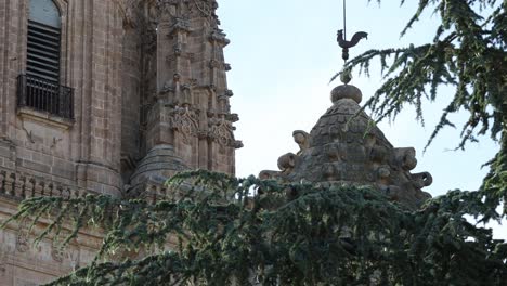 Romanische-Struktur-Im-Historischen-Gebäude-In-Salamanca,-Castilla-Y-León,-Spanien