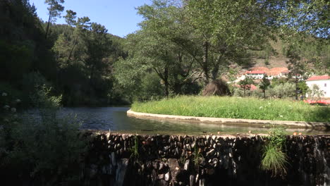 Small-river-that-flows-between-the-hills-and-the-village-of-Pomar---Castelo-Branco