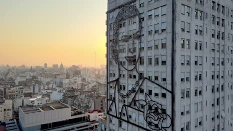 Buenos-Aires-Eva-Peron-Wandgemälde-Aus-Der-Luft-Zur-Goldenen-Stunde