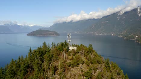 Panoramic-View-Of-Howe-Sound,-Mountain-And-Bowyer-Island-At-Daytime-In-BC,-Columbia