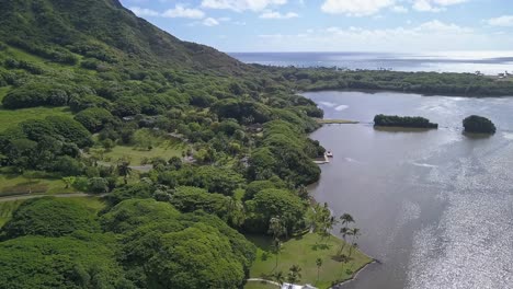 Aerial-view-of-Moli'i-pond-next-to-Ko'olau-mountain-in-Oahu-Hawaii
