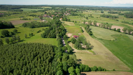 Verdant-And-Rich-Scenery-In-The-Province-Of-Warmian-Masurian,-Poland