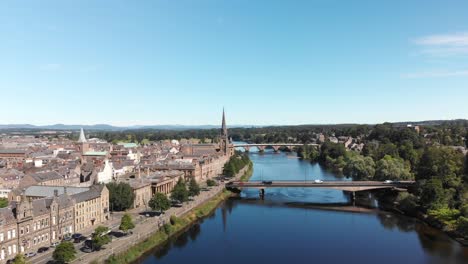 Beautiful-calm-summer-day-in-Perth-above-the-River-Tay