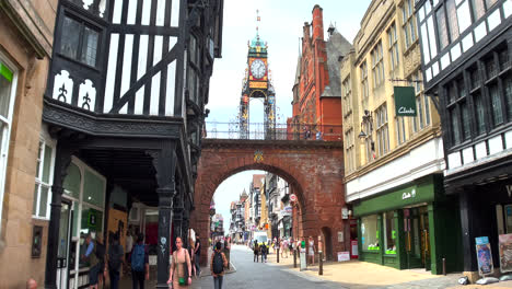 Chester-England-shops-and-people