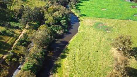 Drone-view-of-the-Mitta-Mitta-River-at-Pigs-Point-near-Tallangatta-South,-in-north-east-Victoria,-Australia