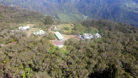 Drone-footage-of-the-Belouve-refuge-at-the-Reunion-island