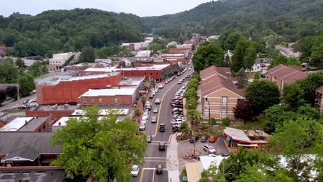 aerial-push-in-king-street-in-boone-nc,-north-caroina