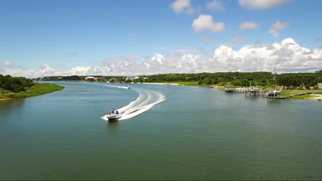 Tracking-boats-in-the-intracoastal-waterway-during-middle-of-the-day-during-summer