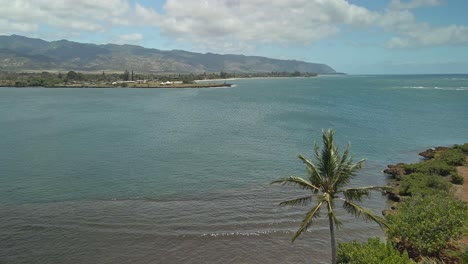 Aerial-view-of-Kaiaka-bay-beach-park-in-Haleiwa-Oahu