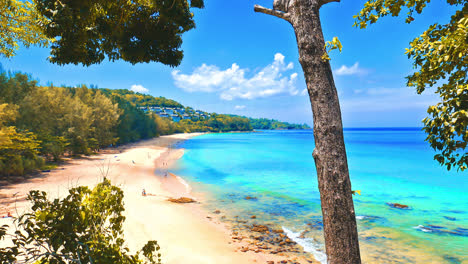 Hermosa-Playa-Tropical-Y-Mar-Océano-En-El-Cielo-Azul-En-Phuket-Tailandia