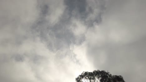 Cielo-Extremadamente-Nublado-En-Guanajuato-México