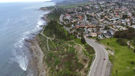 Luftaufnahmen:-Küste-Von-San-Pedro,-Straße