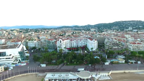 Cannes,-Luftaufnahme-über-Die-Croisette