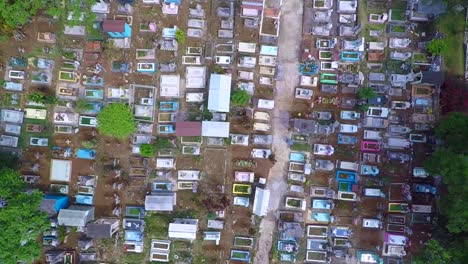 Luftaufnahme-Mit-Drohne-Zu-Einem-Friedhof-Von-Fortín,-Veracruz