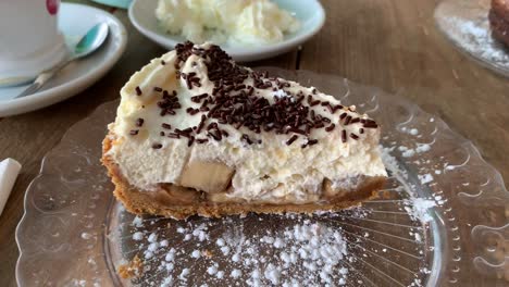 banoffee-pie-on-plate-in-restaurant