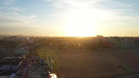Luftsockel-Des-Riesenrads-In-Santa-Monica-Bei-Sonnenaufgang