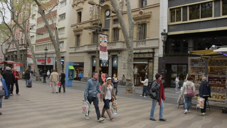 Barcelona-streets---parks-at-spring