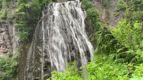 Stock-footage-of-Narada-Falls,-Mt