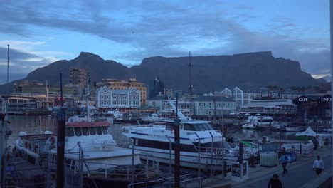 Panshot-of-Cape-Town-from-the-Harbor-during-Sunset
