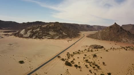 Drone-shot-in-the-desert-of-Algeria,-cultural-heritage,-many-rocks