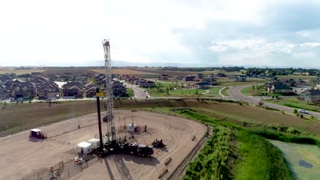 Oil-and-gas-drilling-right-next-to-expensive-homes