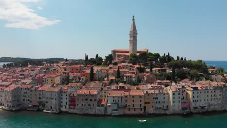Aerial-shot-of-the-old-town-Rovinj-,-whose-houses-are-densely-crowded-on-the-water