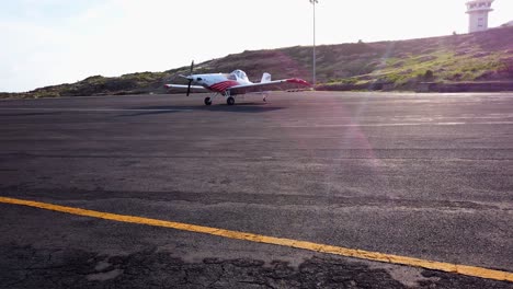 Aufnahmen-Eines-Flugzeugs-Auf-Der-Karibikinsel-Grenada-Am-Internationalen-Flughafen-Maurice-Bishop