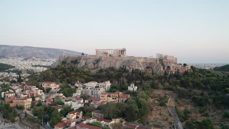 Aufschlussreiche-Luftaufnahme-Der-Akropolis-Von-Athen,-Griechenland